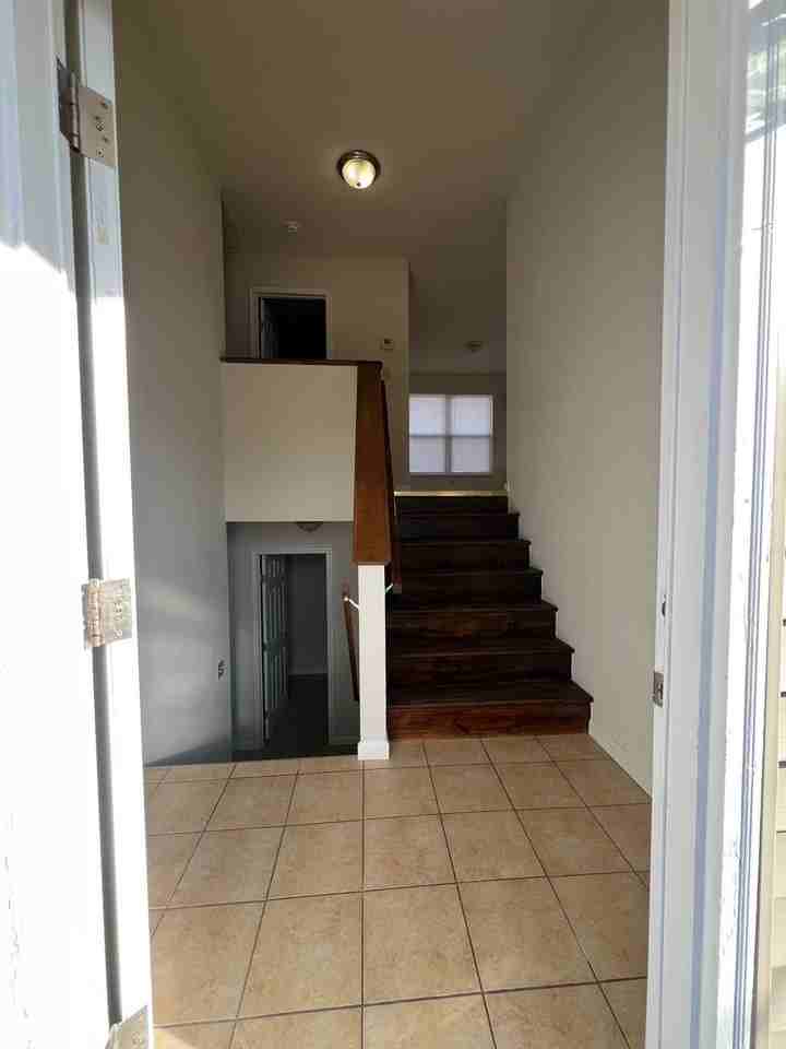 602 Bristol Ct - Photo 5 of 29