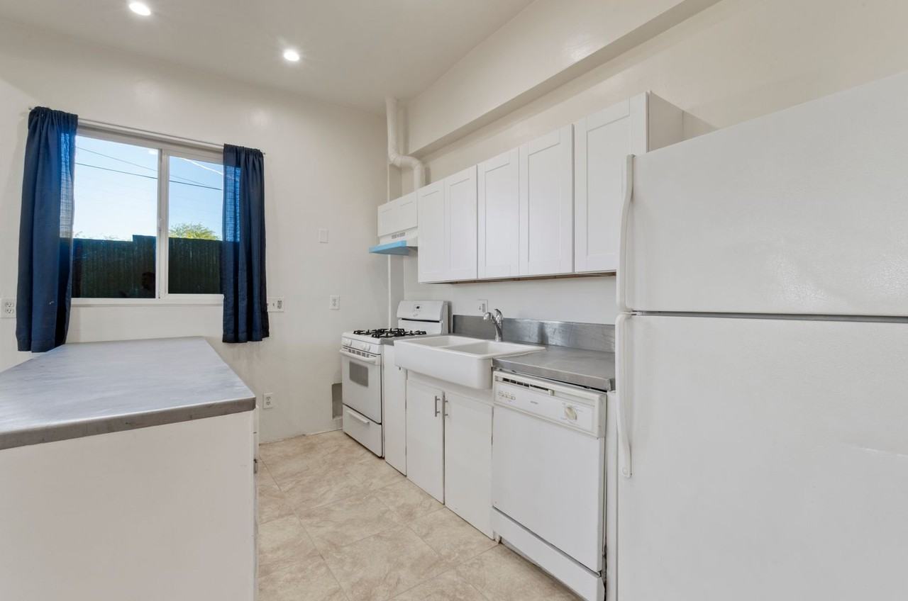 941 E Edison St - Photo 3 of 21