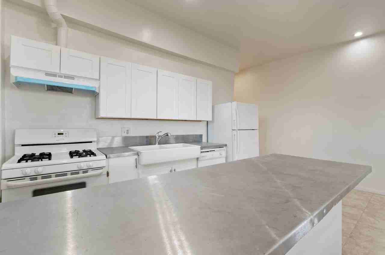 941 E Edison St - Photo 4 of 21