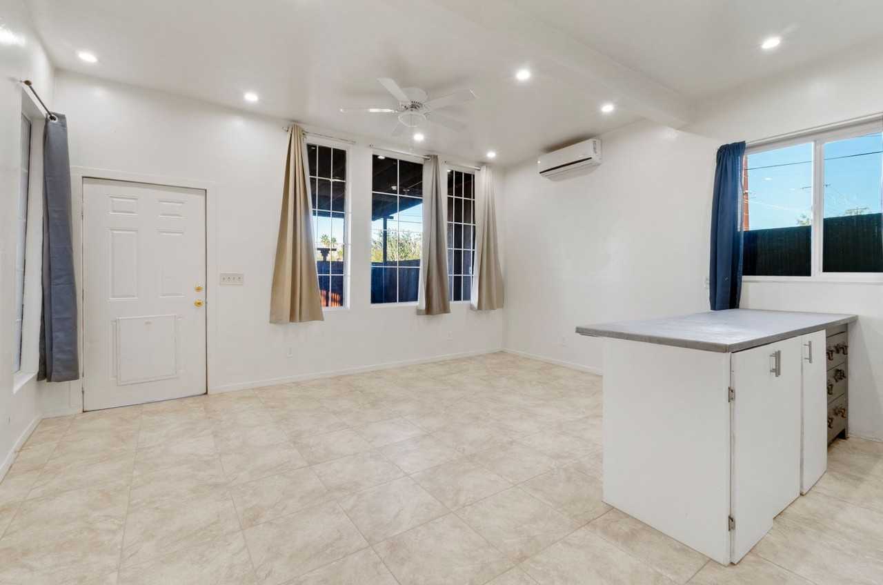 941 E Edison St - Photo 5 of 21