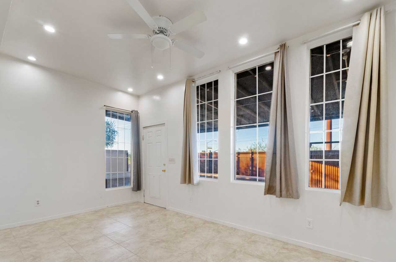 941 E Edison St - Photo 6 of 21