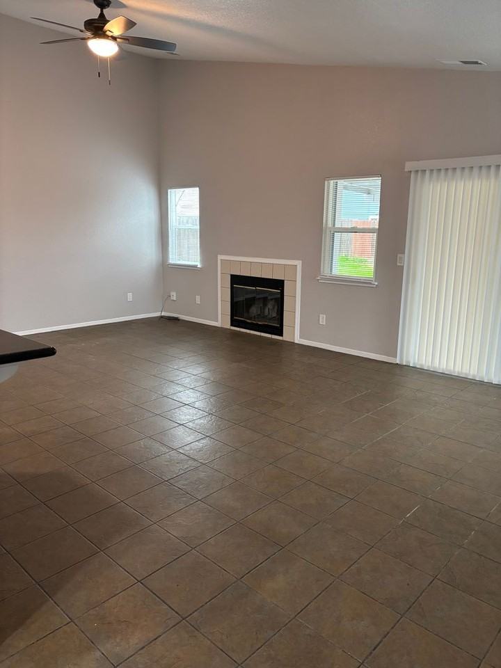 1950 White Oak Dr - Photo 7 of 17