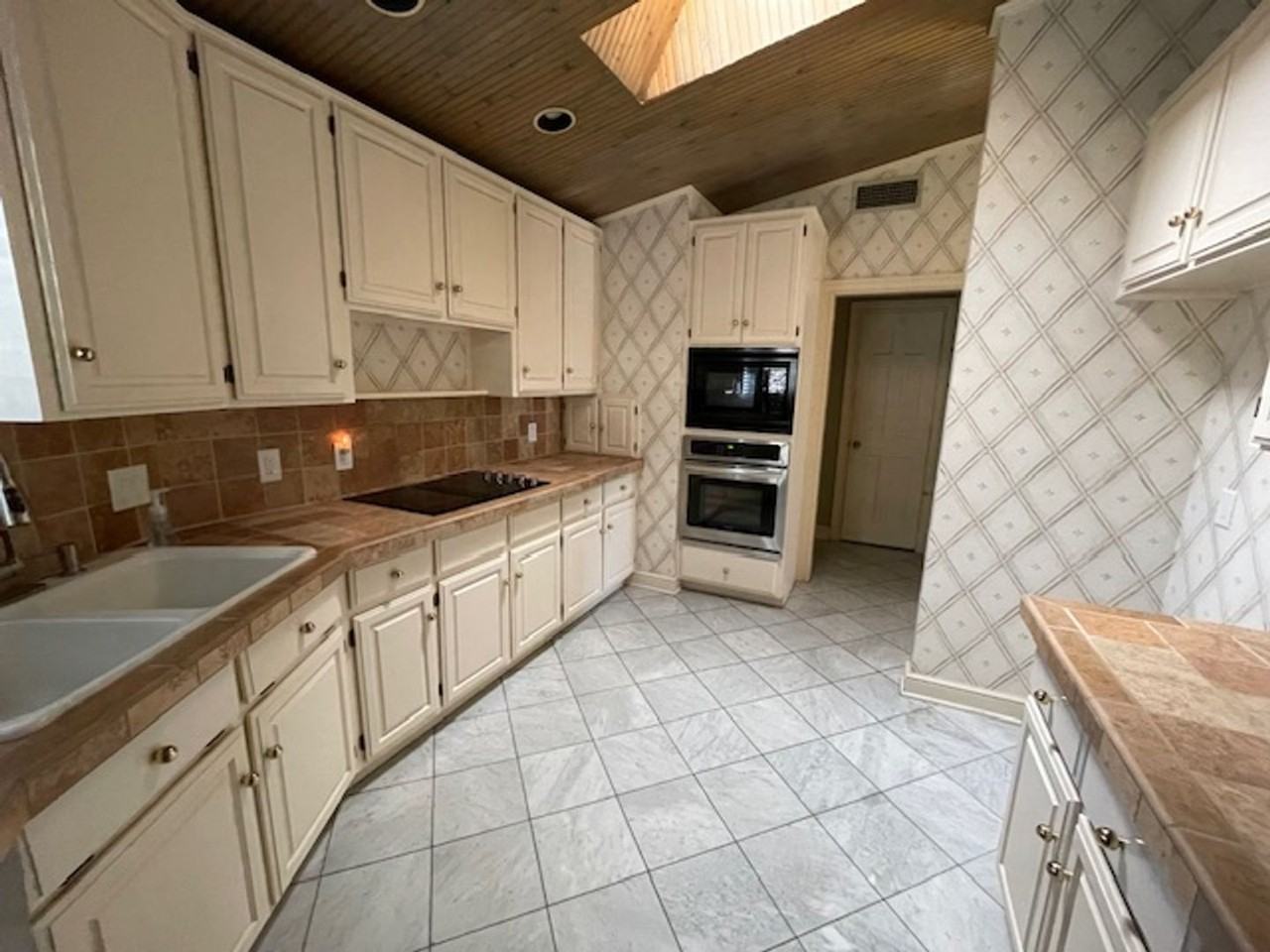 5821 Ridgerock Ct - Photo 2 of 24