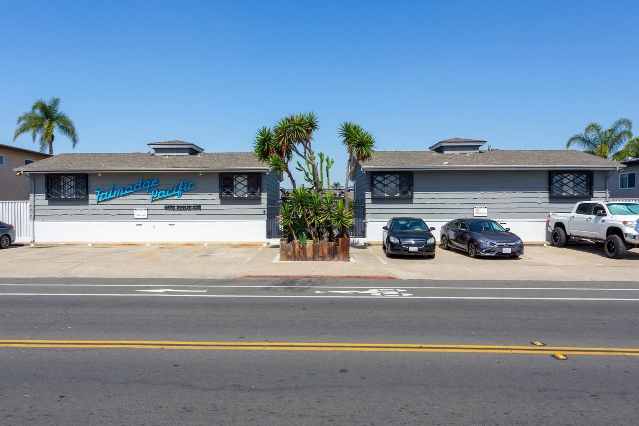 Talmadge Pacific Apartments - Photo 2 of 3