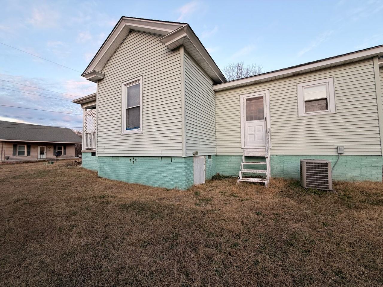 403 Amazon St - Photo 6 of 33