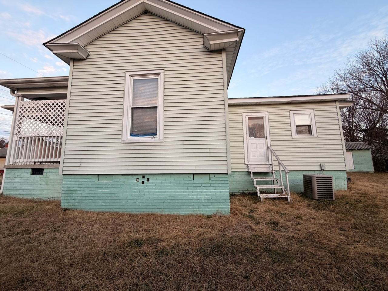 403 Amazon St - Photo 7 of 33