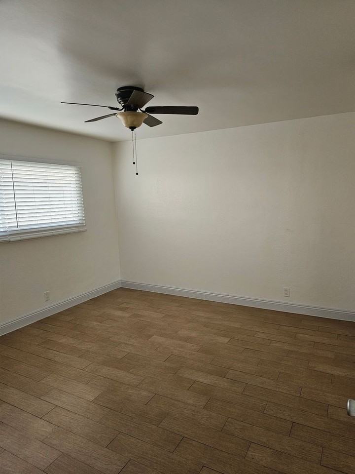 3216 W 99th St - Photo 2 of 14