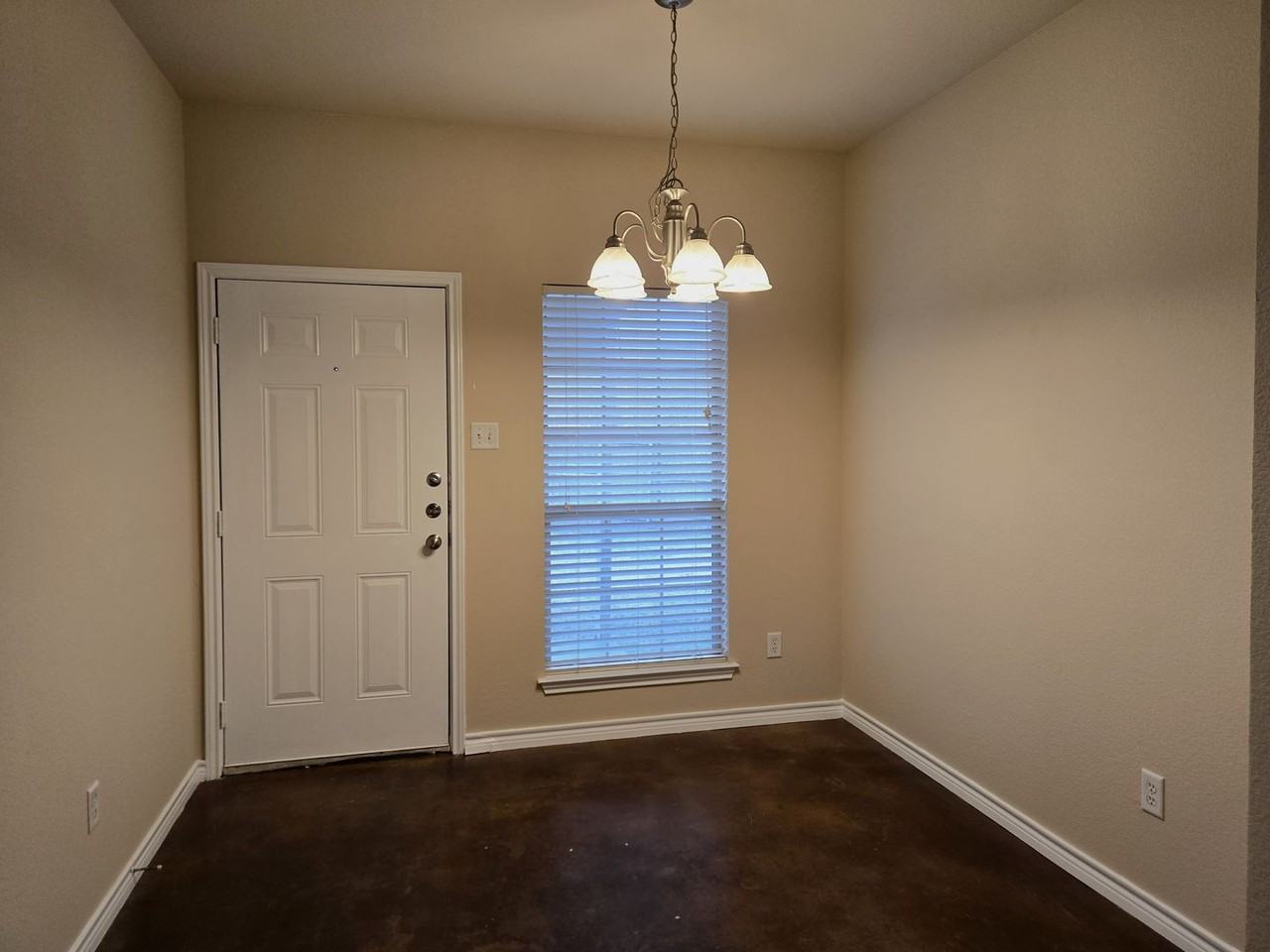 112 Bentwood Dr - Photo 6 of 16