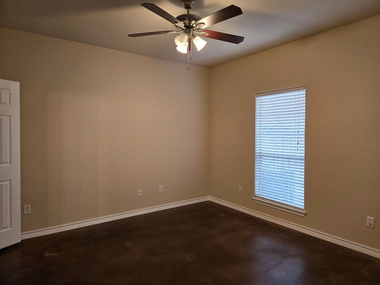 112 Bentwood Dr - Photo 7 of 16