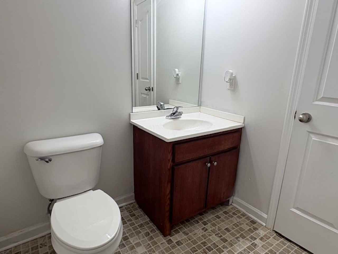 122 Stonefield Cir - Photo 6 of 15