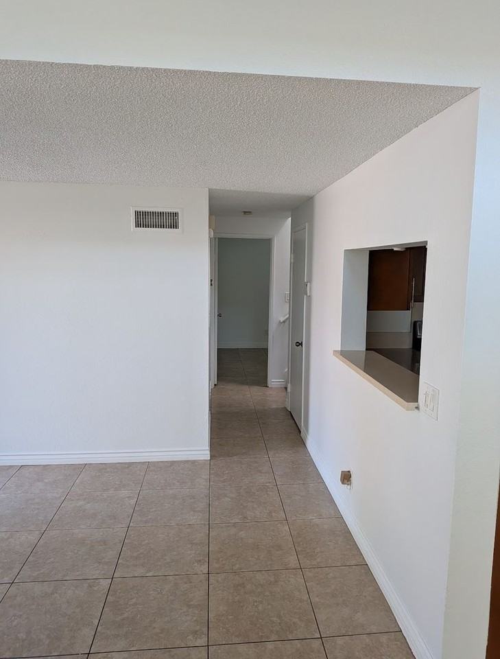 7025B Appian Dr - Photo 6 of 20