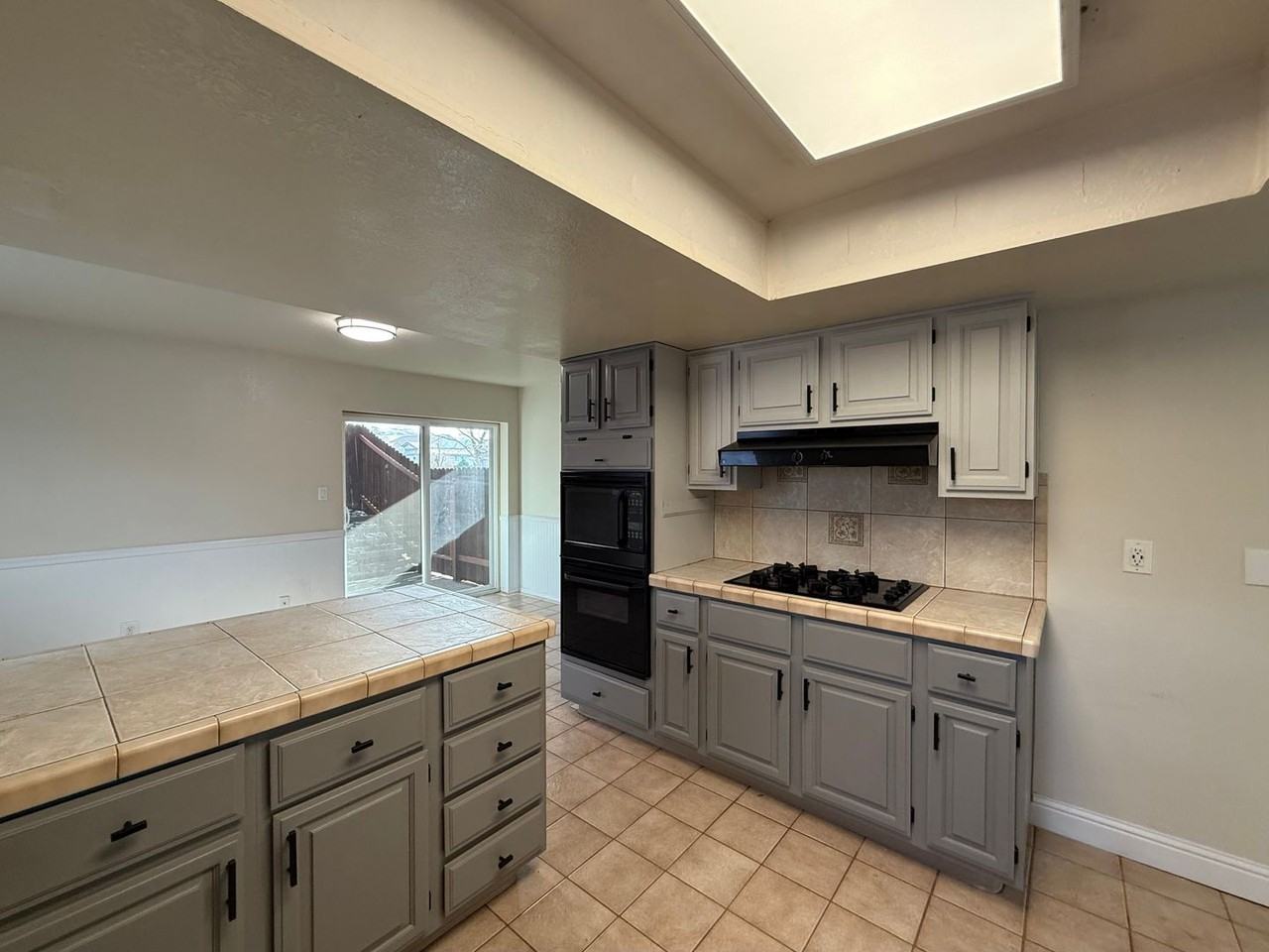 1646 Golddust Dr - Photo 7 of 24