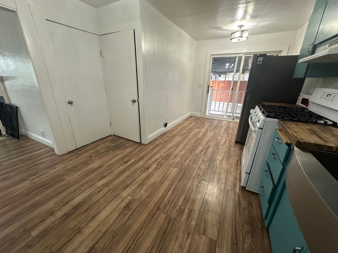 301 Ainsley Ave - Photo 5 of 21