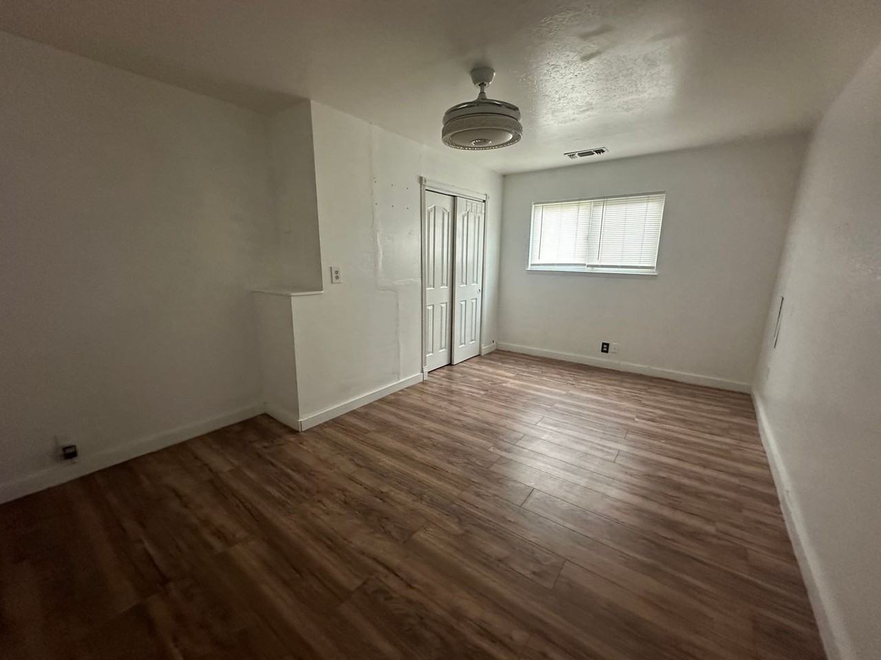 301 Ainsley Ave - Photo 6 of 21