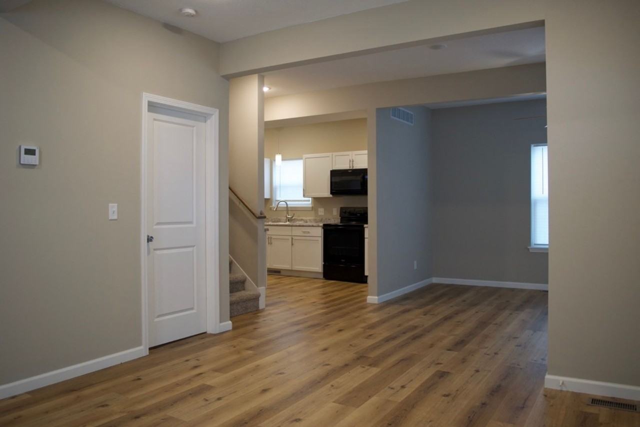 1101 Pannell St - Photo 4 of 47