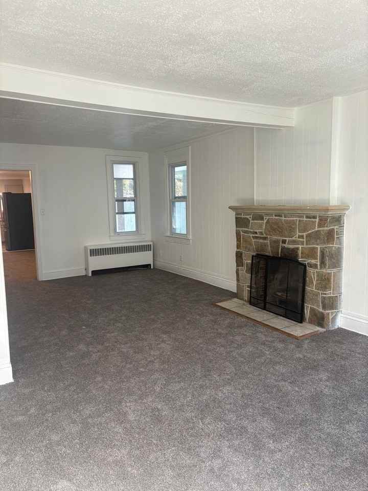 227 Park Pl - Photo 3 of 17