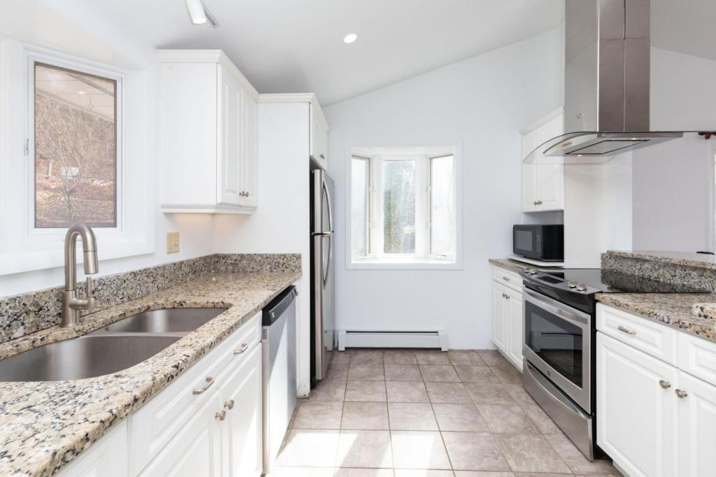 200 Bent Tree Rd - Photo 2 of 24