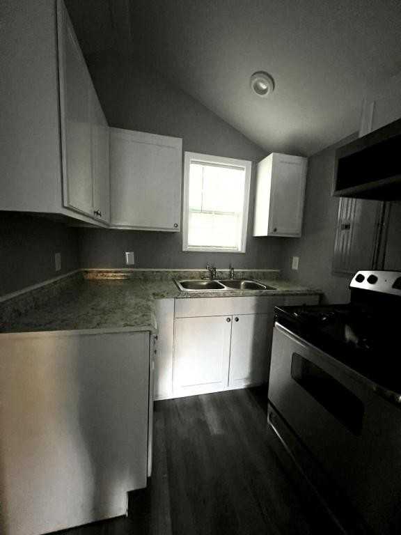 135 Honeysuckle Ln - Photo 2 of 8