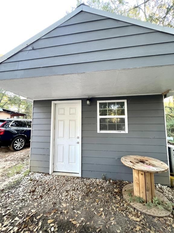 135 Honeysuckle Ln - Photo 6 of 8