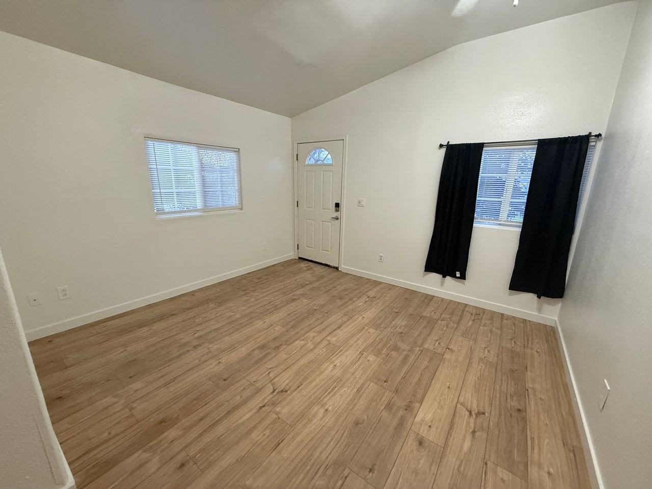 1337 Hyder St - Photo 3 of 12