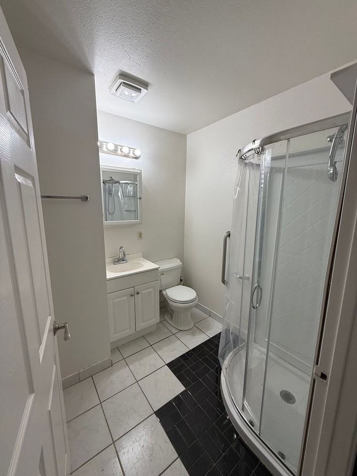 1337 Hyder St - Photo 7 of 12