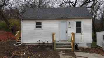 featured image of 2222 S Arlington Ave