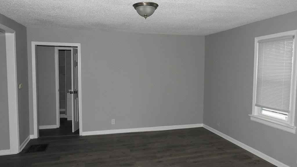 2222 S Arlington Ave - Photo 3 of 9