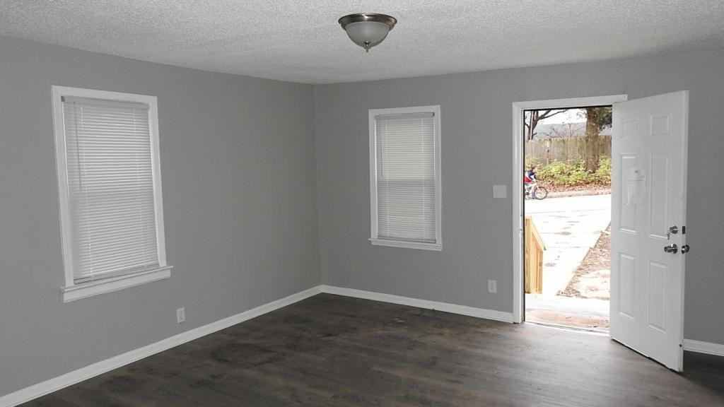 2222 S Arlington Ave - Photo 4 of 9