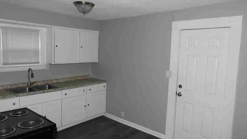 2222 S Arlington Ave - Photo 6 of 9