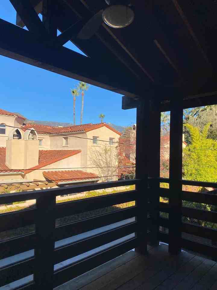 305 S Montgomery St - Photo 2 of 14