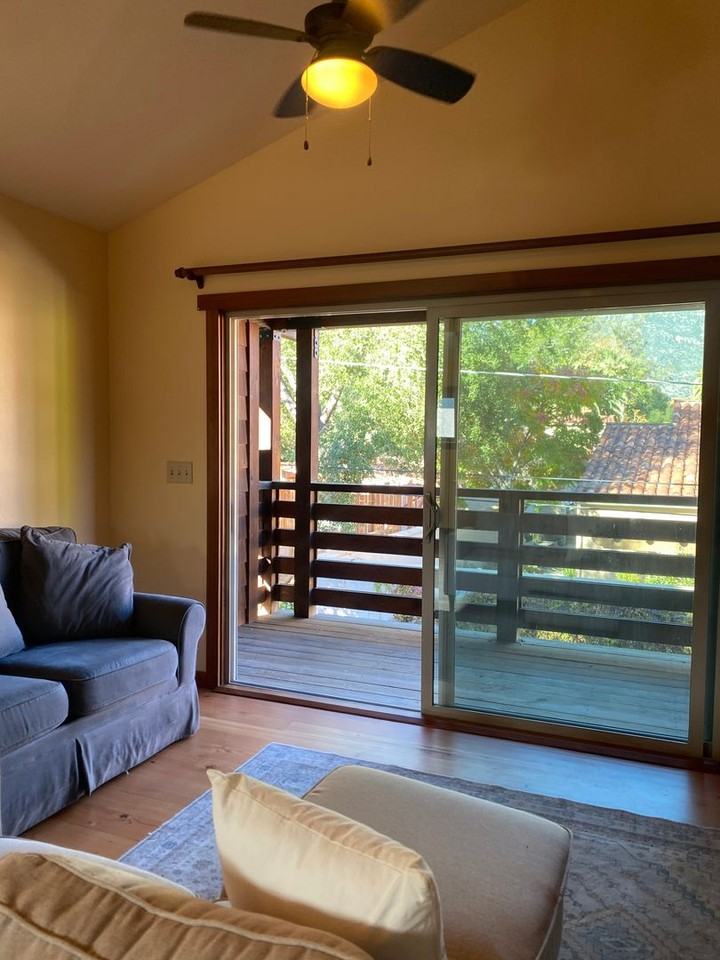 305 S Montgomery St - Photo 3 of 14