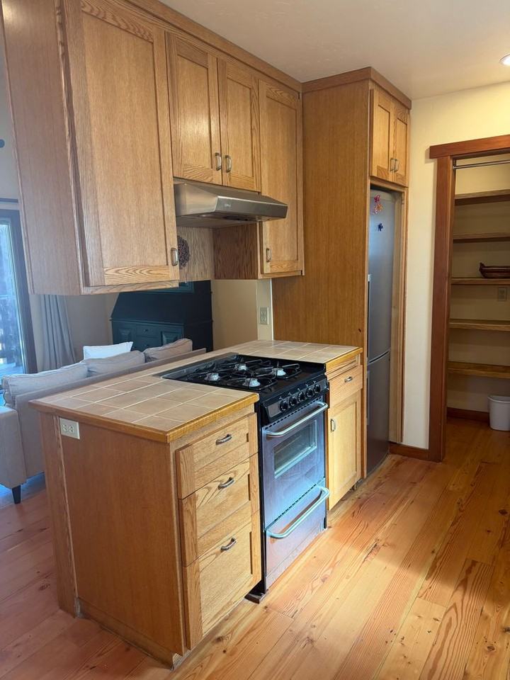 305 S Montgomery St - Photo 4 of 14