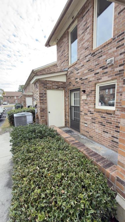 409 Garden Dr - Photo 2 of 37