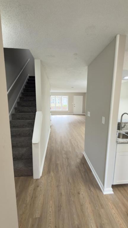 409 Garden Dr - Photo 5 of 37