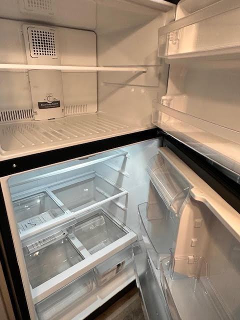 619 Iowa Ave - Photo 3 of 24