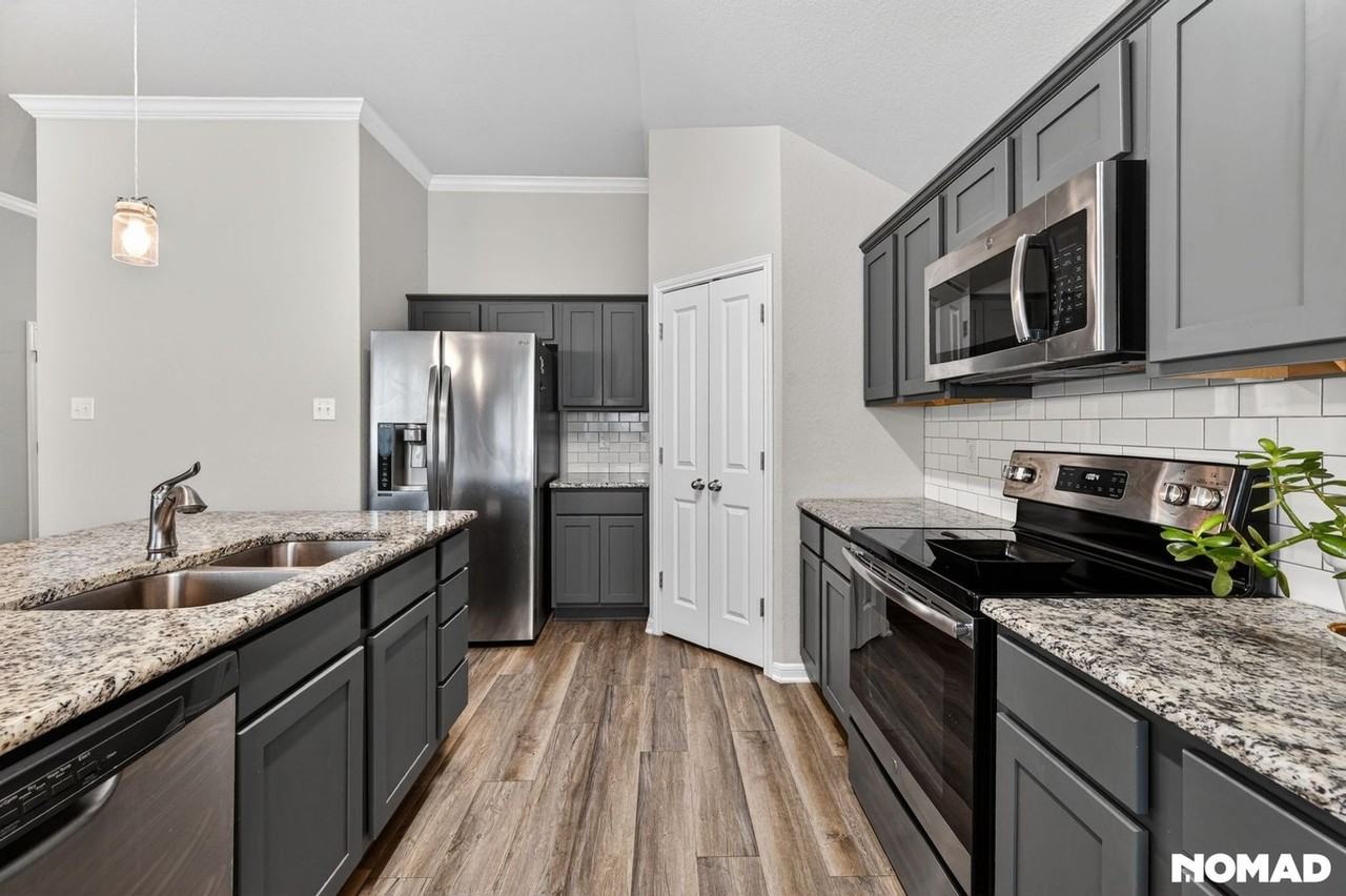 7328 Hudson Grove Dr - Photo 2 of 23