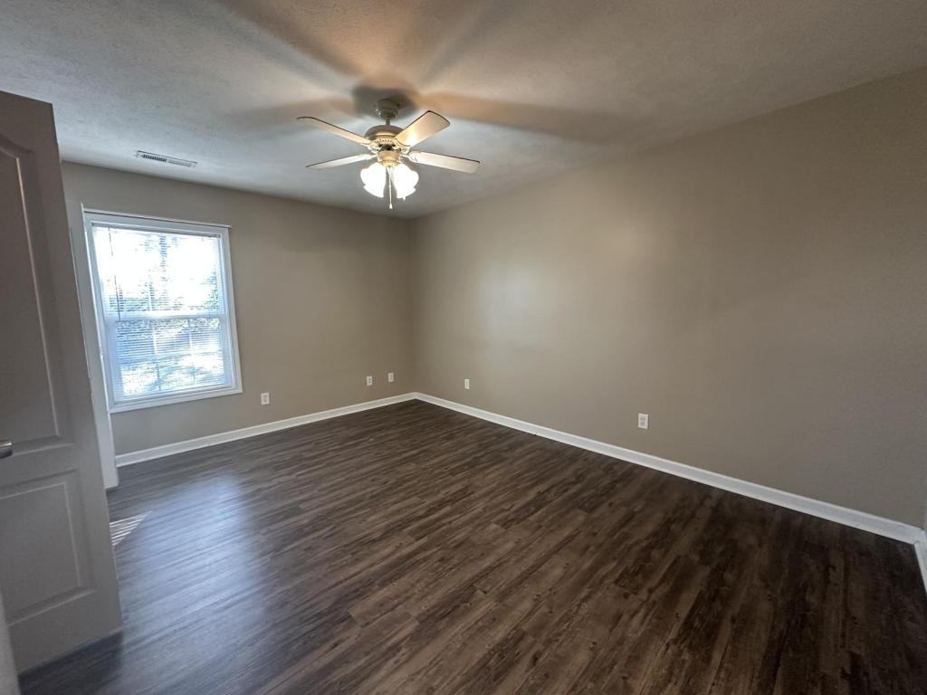 805 W Chestnut St - Photo 2 of 12