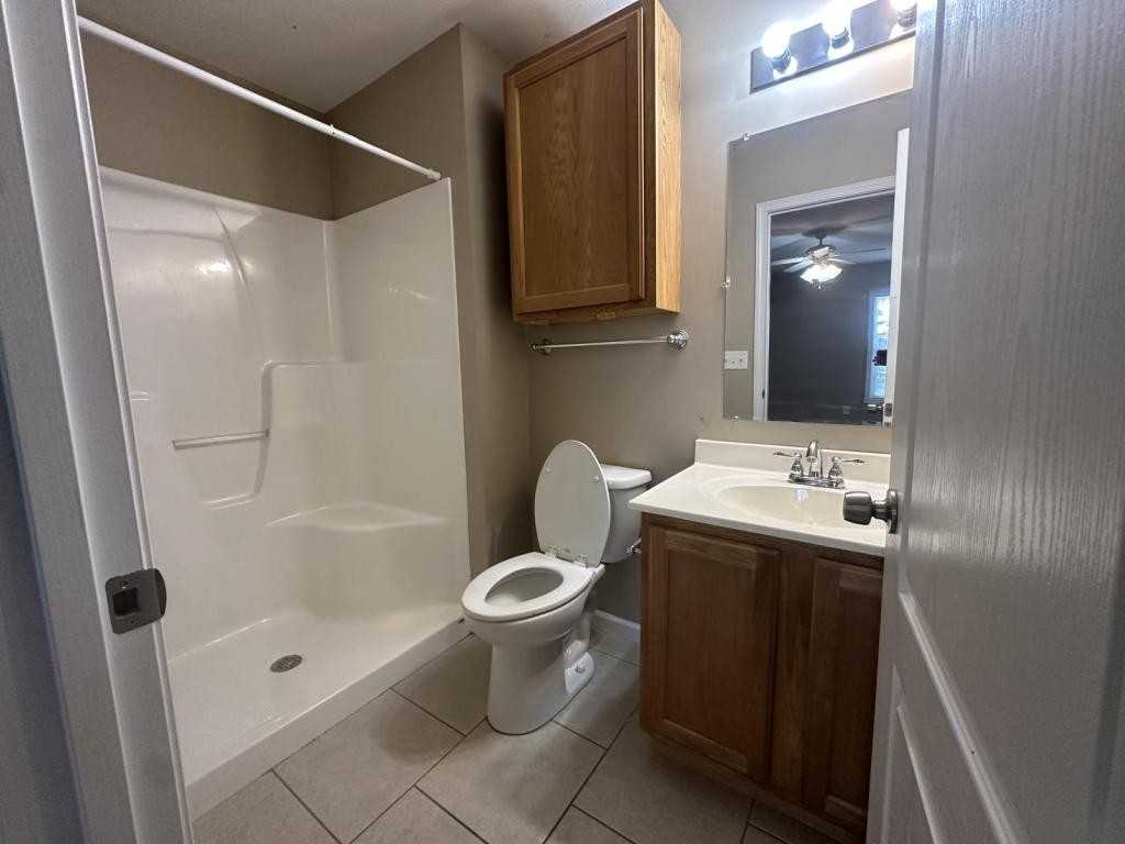 805 W Chestnut St - Photo 3 of 12