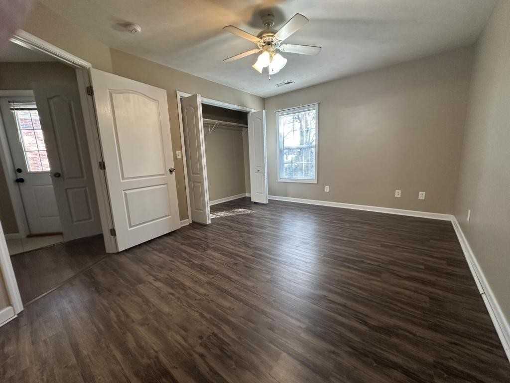 805 W Chestnut St - Photo 4 of 12