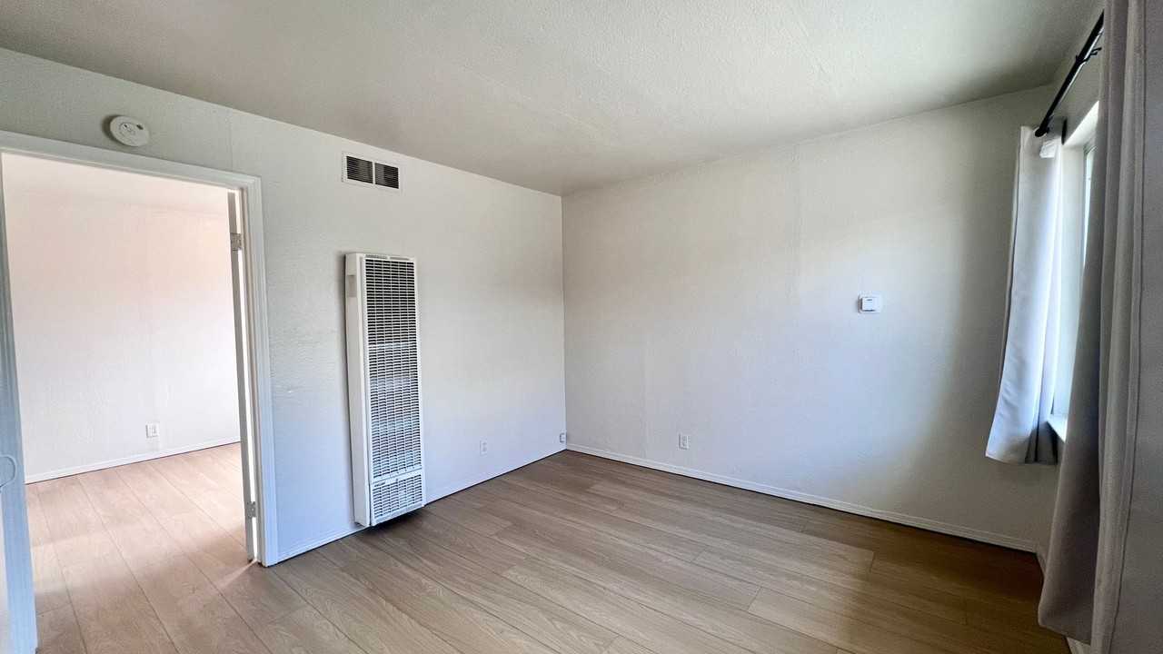 1847 E 25th St #8 - Photo 2 of 14