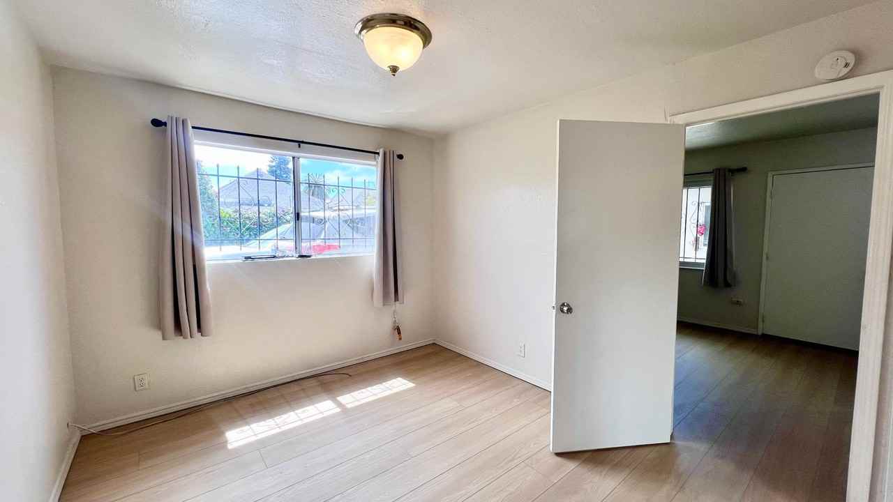 1847 E 25th St #8 - Photo 6 of 14