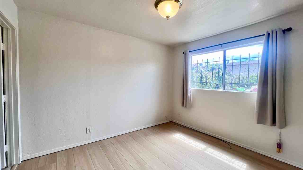 1847 E 25th St #8 - Photo 7 of 14