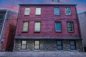 featured image of 1721 Edwards Way