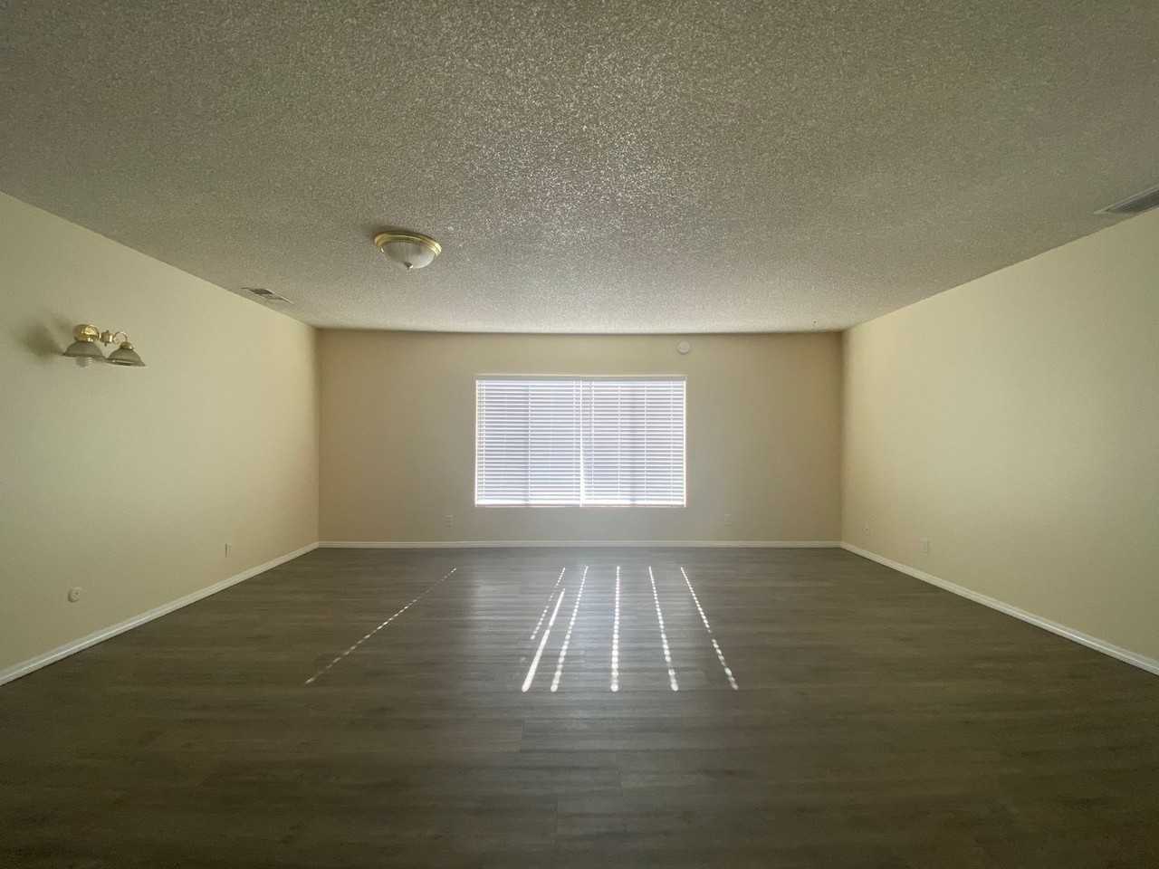 12553 Pascal Ave - Photo 2 of 27