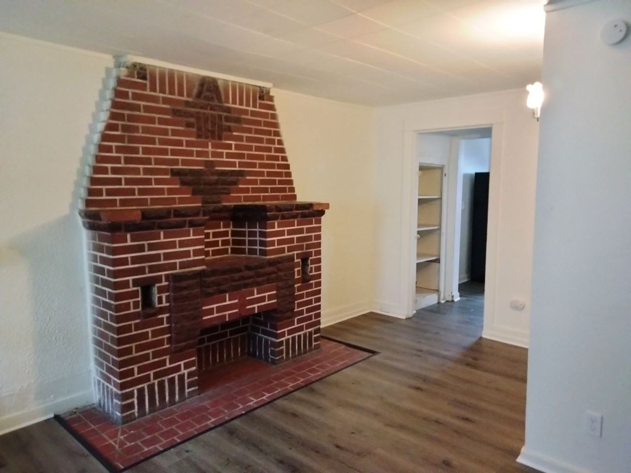 635 N Lumber St - Photo 2 of 13