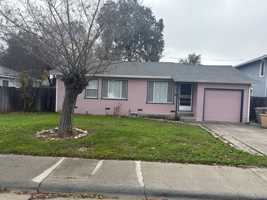 featured image of 10 Northwood Dr