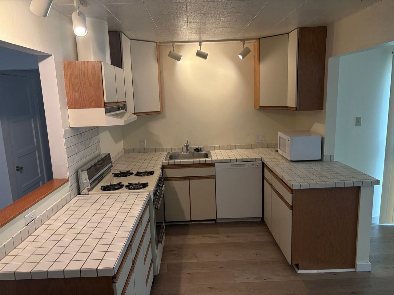 10 Northwood Dr - Photo 3 of 13