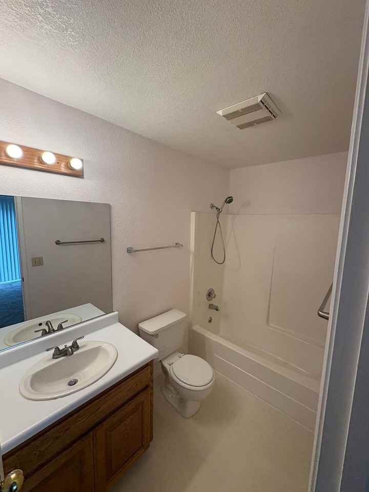 10 Northwood Dr - Photo 6 of 13