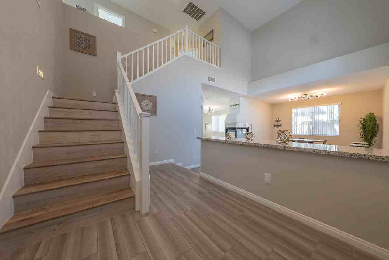 8280 Crown Peak Ave - Photo 5 of 23