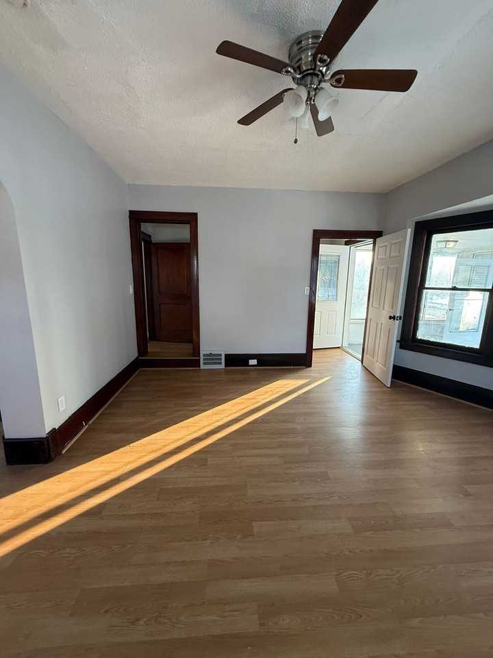 3223 E 121st St - Photo 3 of 10